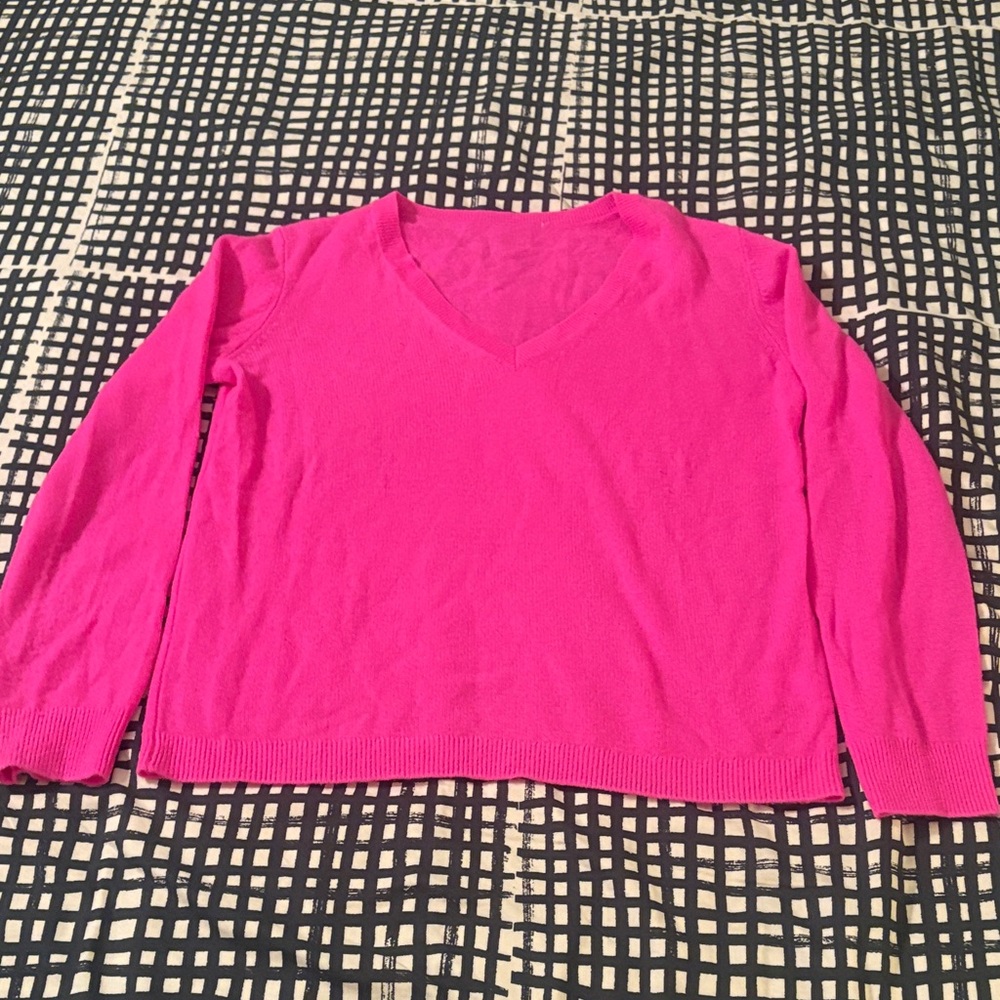 Vibrant Pink V-Neck Cashmere Sweater Size M